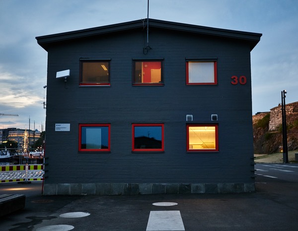 P1002627-CO-crp-mst retch-300-.jpg